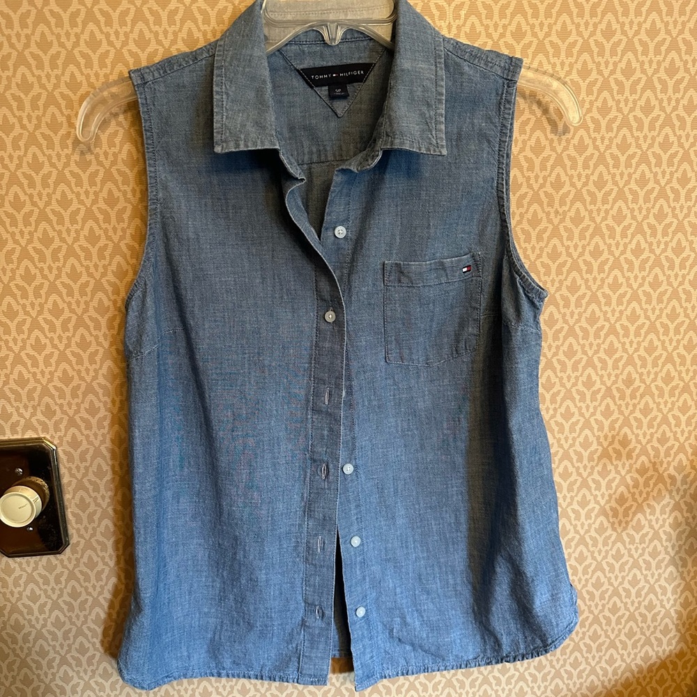Tommy Hilfiger sleeveless top, small